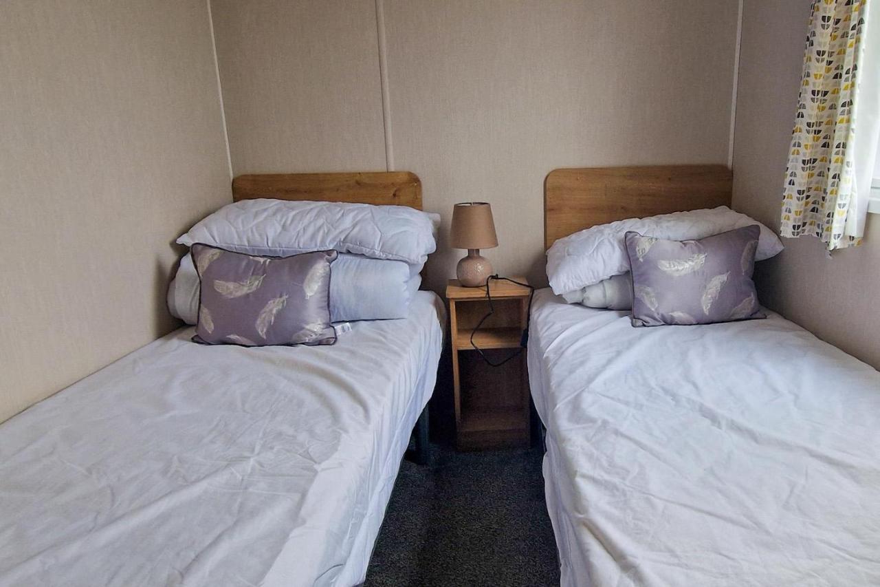 Lovely Caravan Nearby The Beach In Hunstanton, Norfolk Ref 23071C 호텔 외부 사진